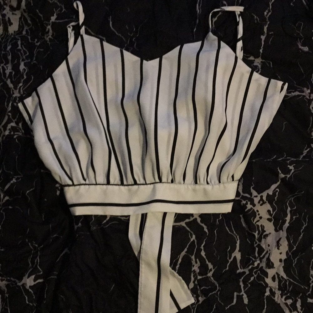 Black and white stripped crop top